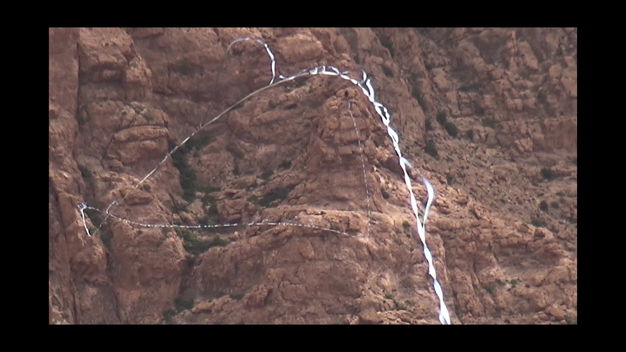 Longest Highline in the World (1150m) goes crazy in a Storm