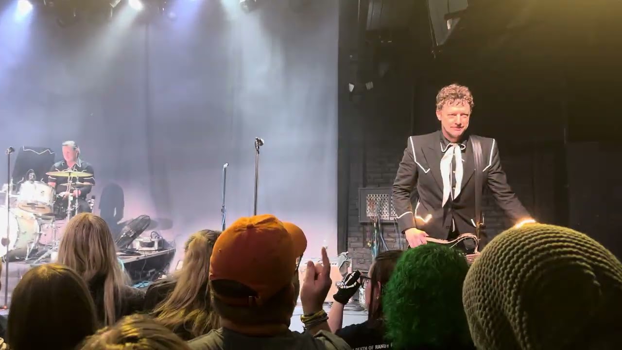 The Hives ~ Hate to Say I Told You So ~ Toad's Place ~ New Haven , CT