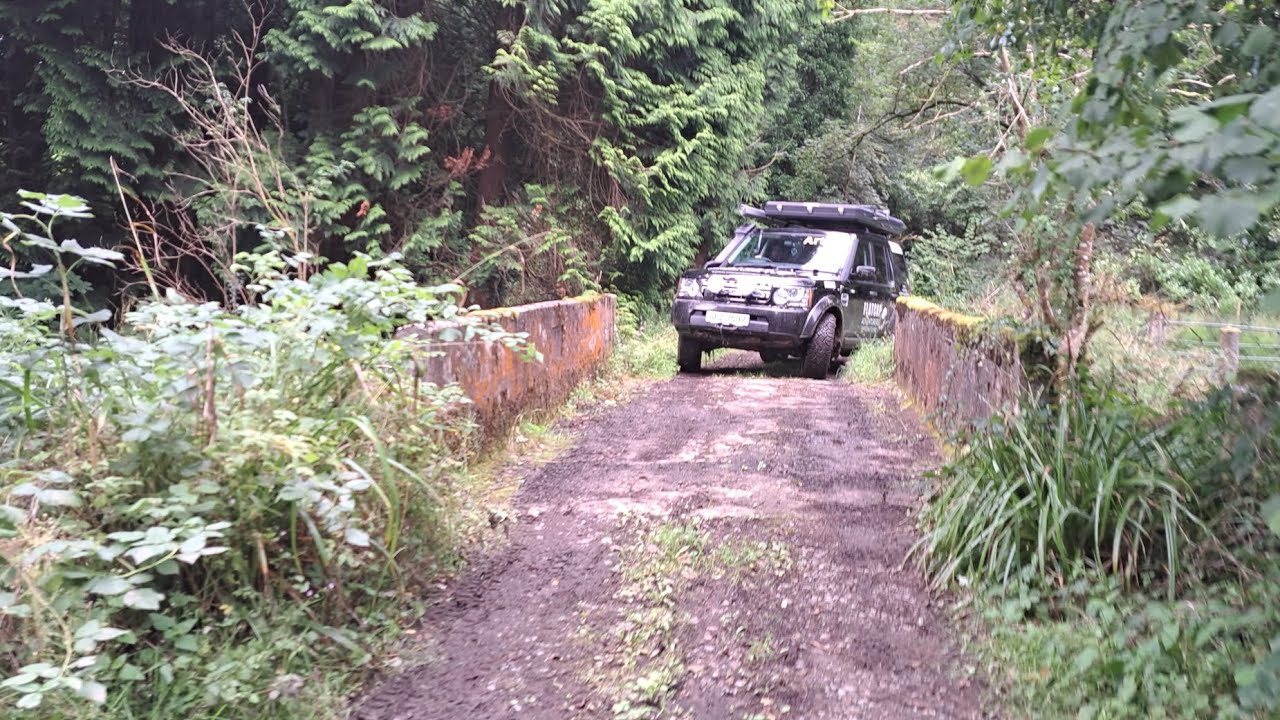 Land Rover Discovery 4 (LR4) Offroad at Tempo Manor Estate, Fermanagh, Northern Ireland. Greenlaning