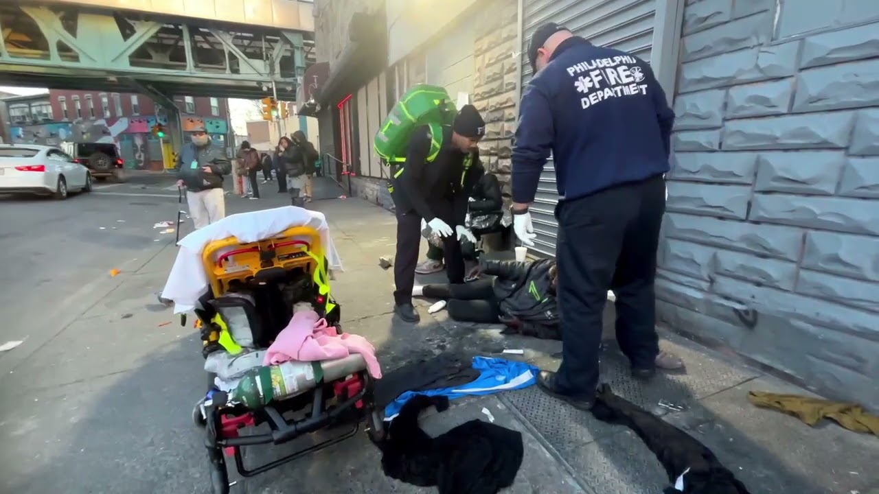 Emergency Rescue 6 o'clock in the morning in Kensington, this happened when you sleep Outside.