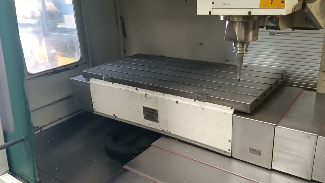 Bridgeport VMC 1000XP Tool change