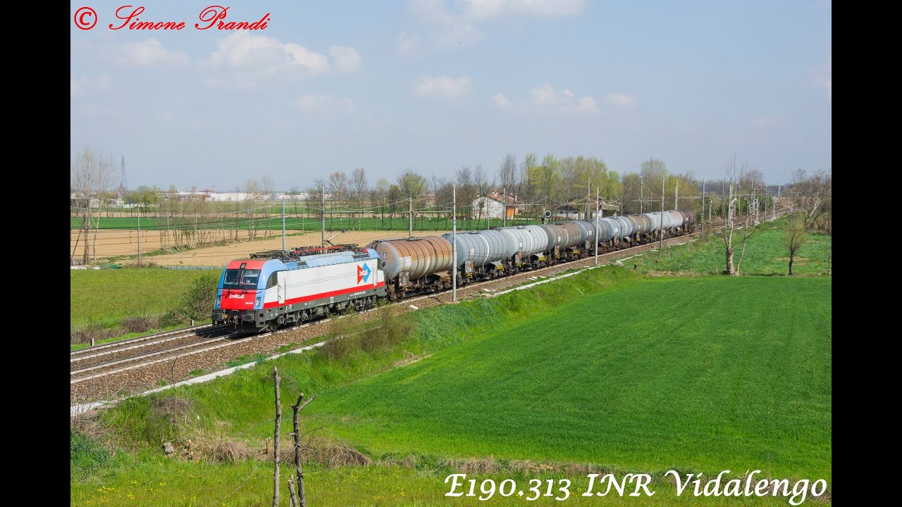 Treni sulla Milano-Venezia: Taurus Inrail ed E633.204 con il treno dei tubi