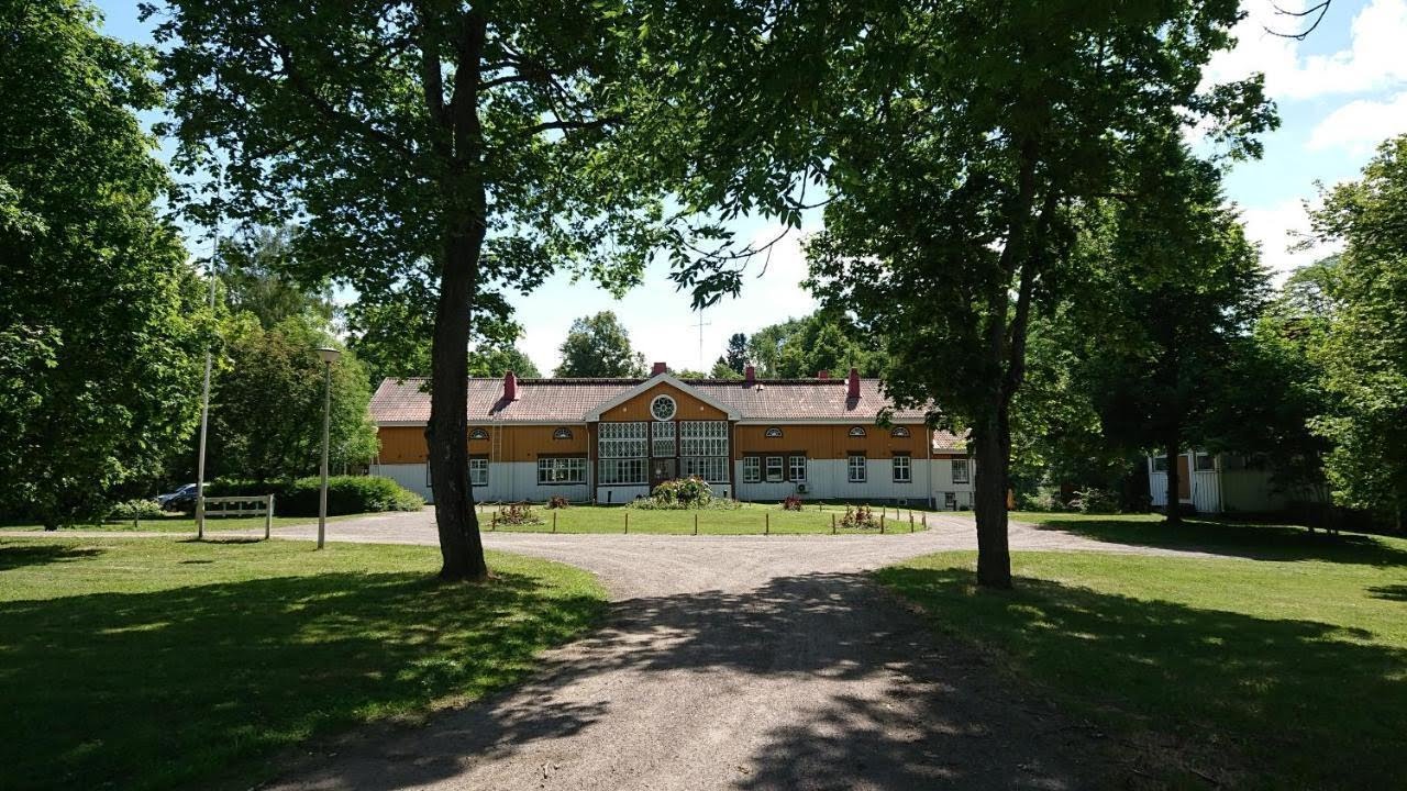 Lepaan Kartanon Vierashuone, Lepaa, Finland