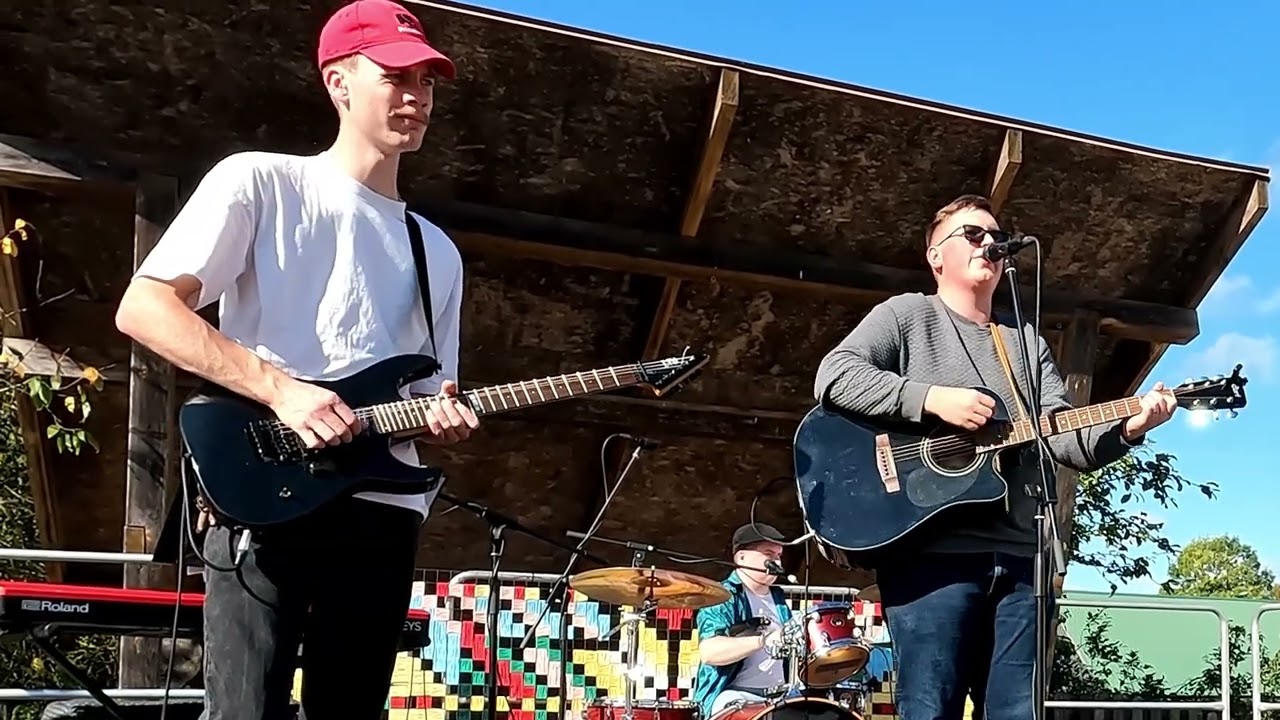 Alojas kartupeļu svētkos 2024 Spēlēja Alojas vokāli instrumentālā grupa &ldquo;Spriegums&rdquo; 4k
