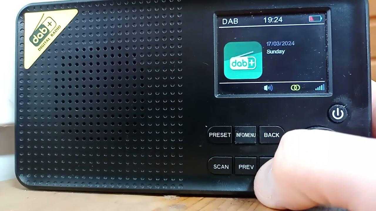 Scanare DAB în Chișinău: 2 multiplexe și 30 de posturi disponibile.