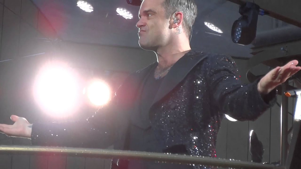 ROBBIE WILLIAMS - Hey Wow Yeah Yeah & Let Me Entertain You - Dublin 14/06/2013