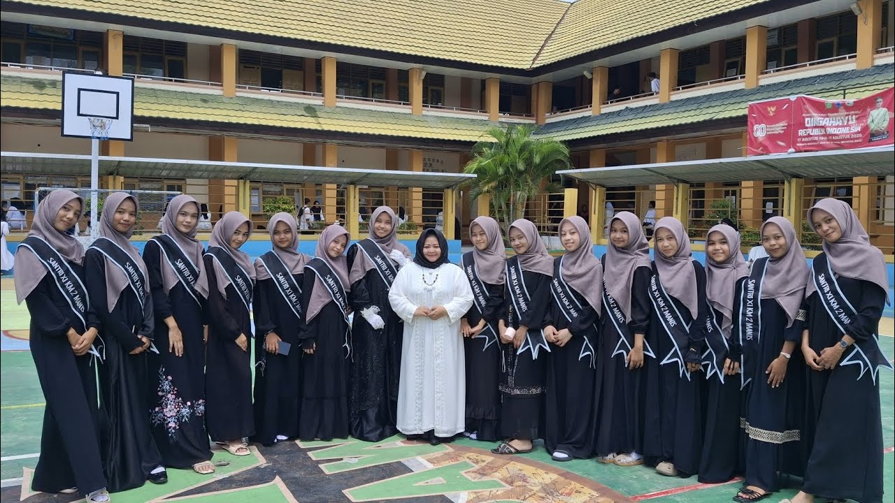 JUARA 1 LOMBA MARS HARI SANTRI antar kelas MAN 1 Sumbawa 