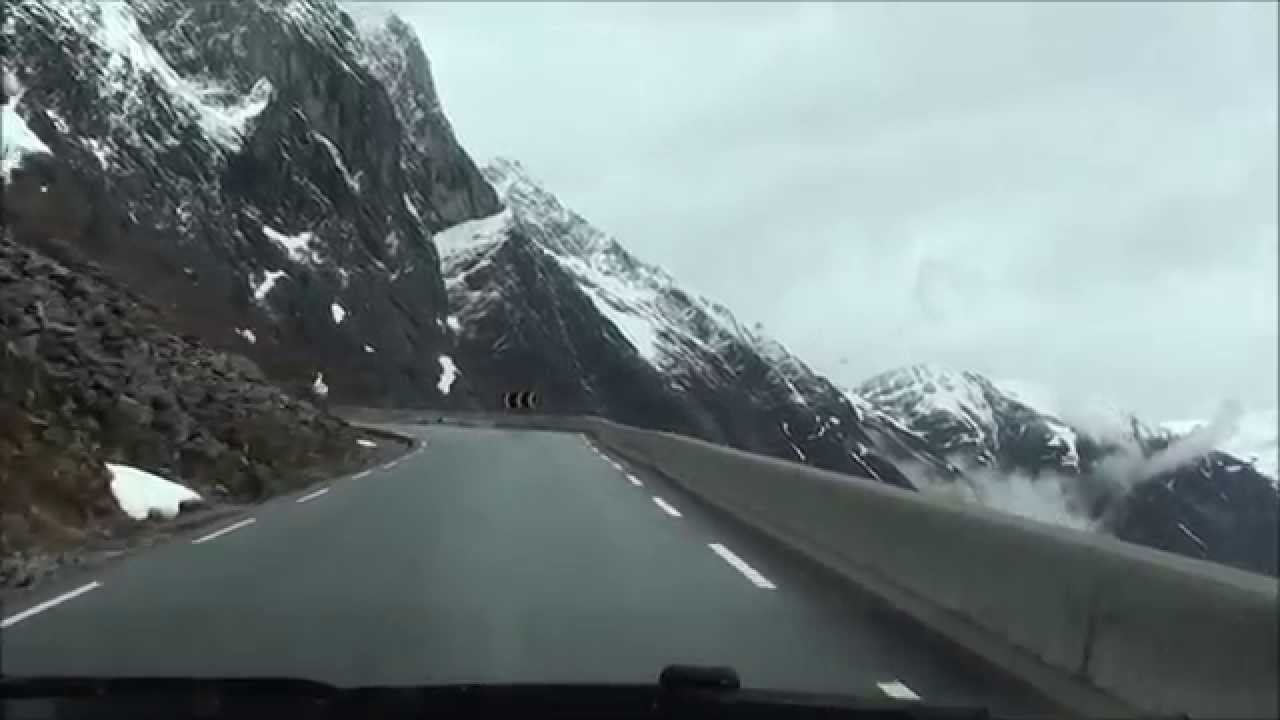 Trollstigen mit dem Wohnwagen hoch - 2015