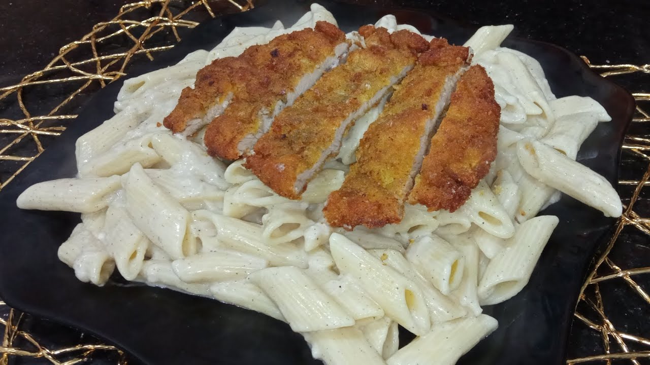 مقارون بصلصة بيضاء مع شرائح الداند كريسبي 😋 dinde crispé 