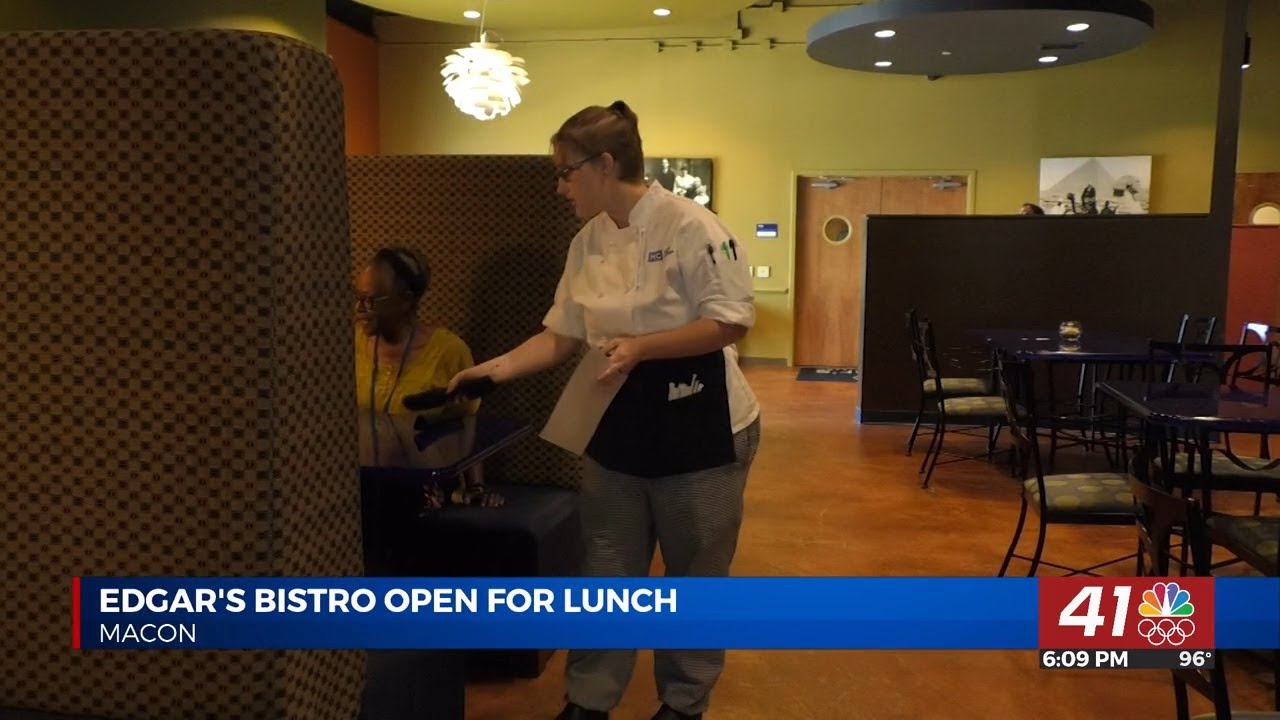 Student-run restaurant opens to community