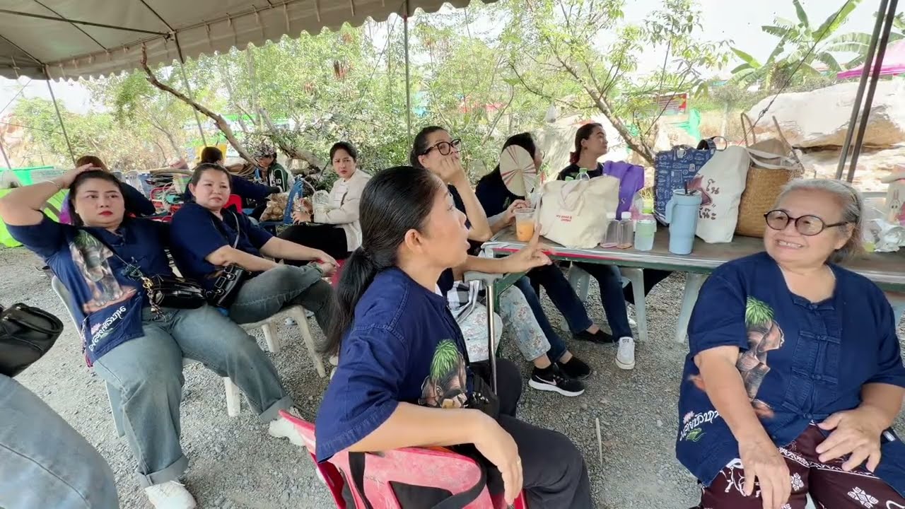 คนในวัดเยอะมาก