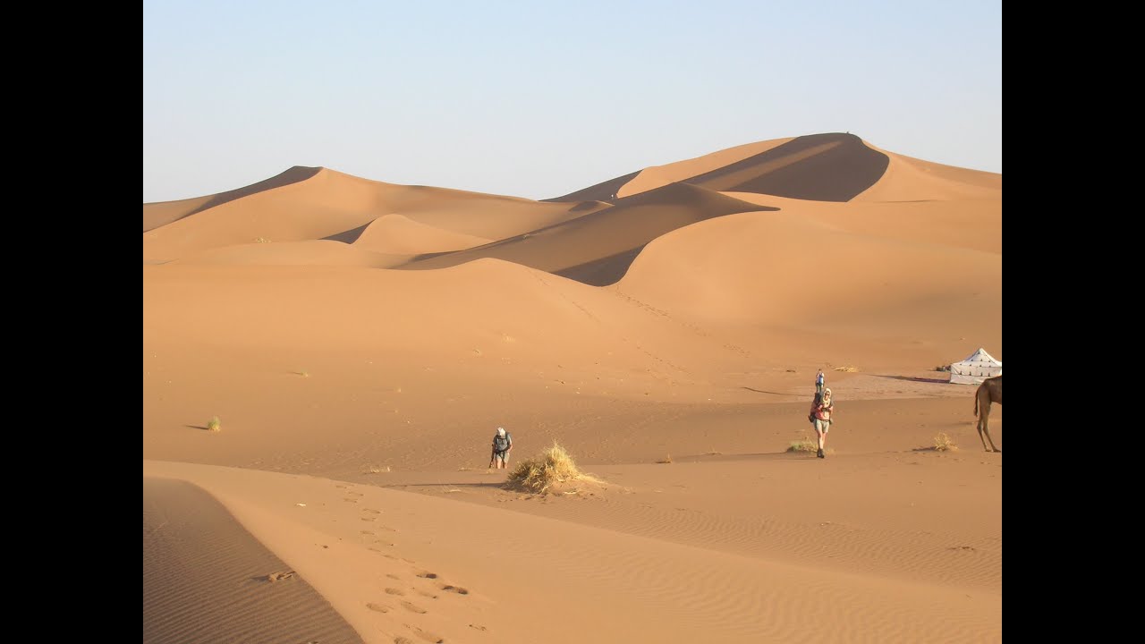 MAROC 2008. VIDEO. TREK DESERT VALLEE du DRAA. M'HAMID. Du 22 Mars au 04 Avril 2008. (2&egrave;me partie).