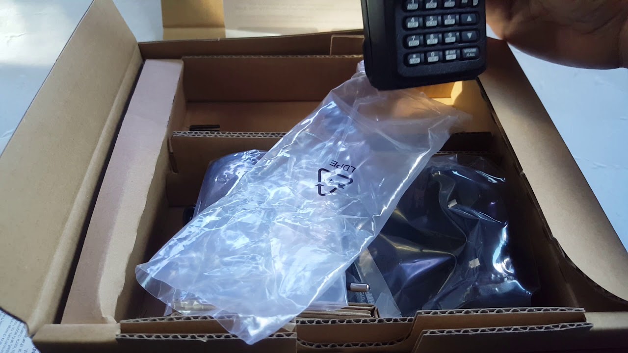 Распаковка icom icv80