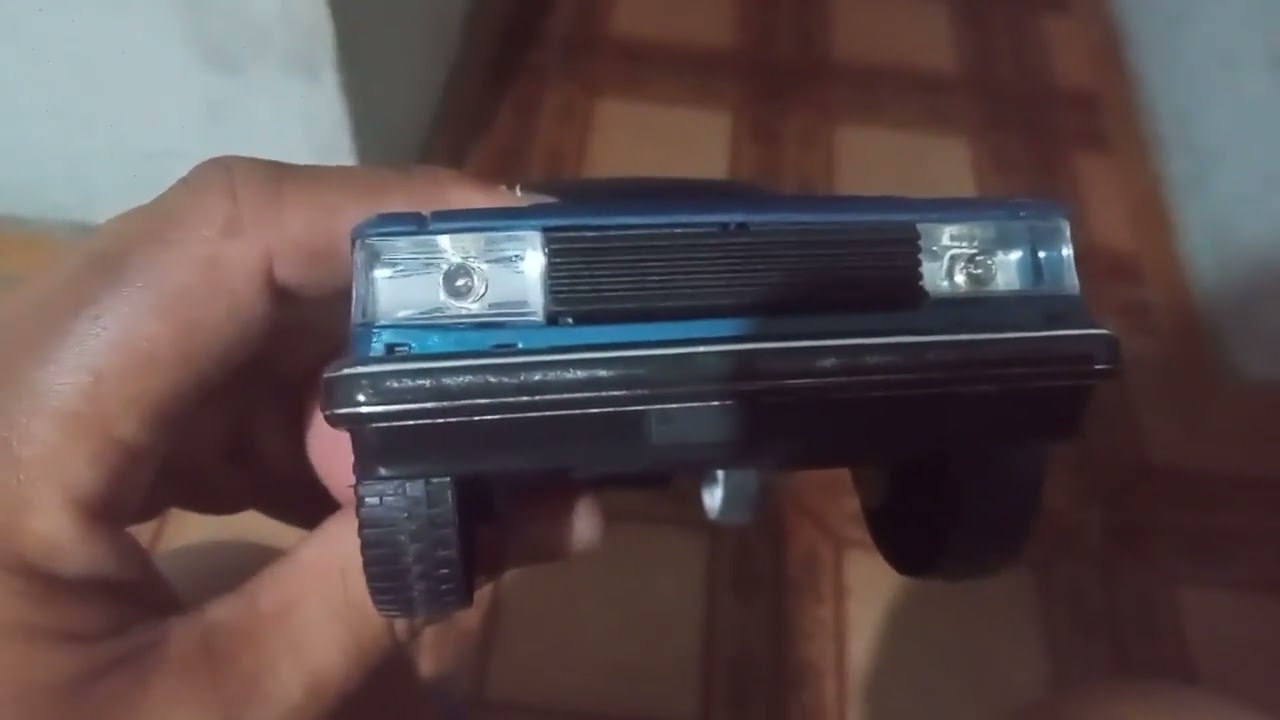 Opala miniatura Diverplas, agora com faróis Crystal Clear e Controle Remoto