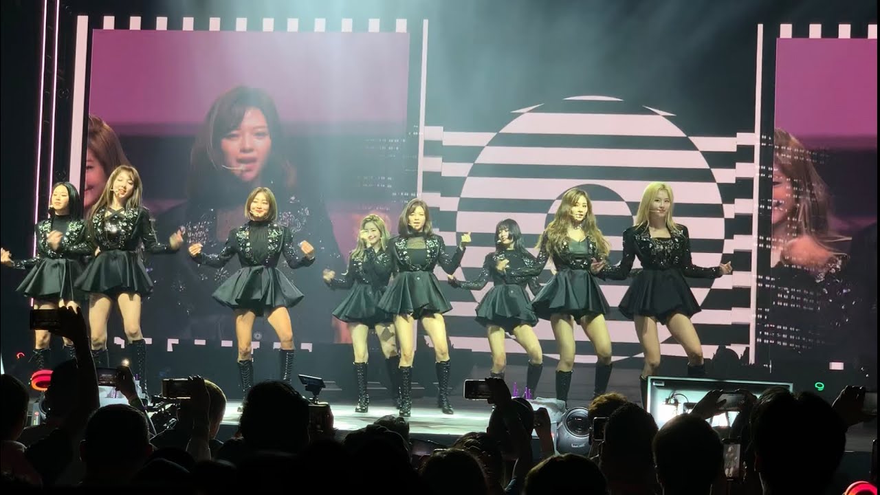 [FanCam] Twice’s (트와이스) World Tour 190717 TwiceLights LA- yes or yes