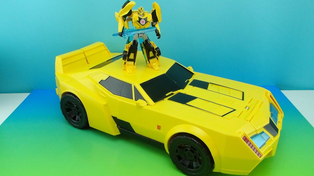 SUPER BUMBLEBEE TRANSFORMERS ROBOTS IN DISGUISE ELECTRONIC FIGURE REVIEW