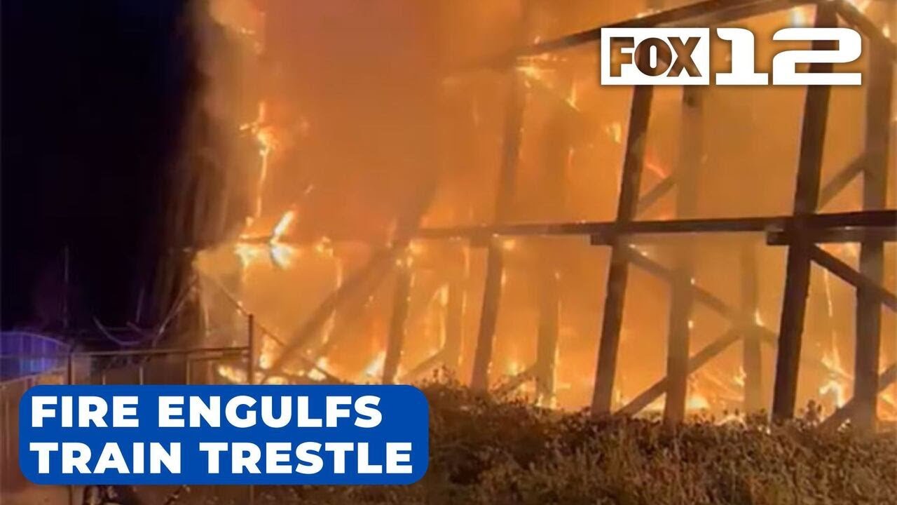 Fire engulfs train trestle in Milwaukie