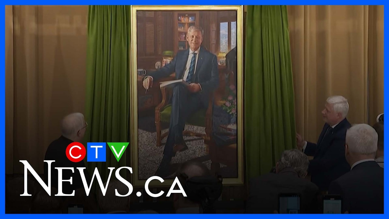 Stephen Harper unveils his official portrait in Ottawa