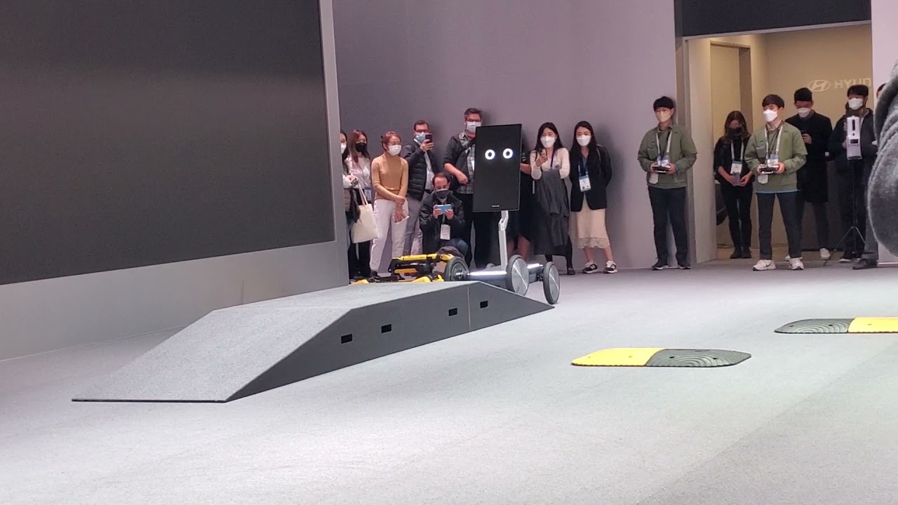 Hyundai (Boston Dynamics) @ CES 2022- MobED
