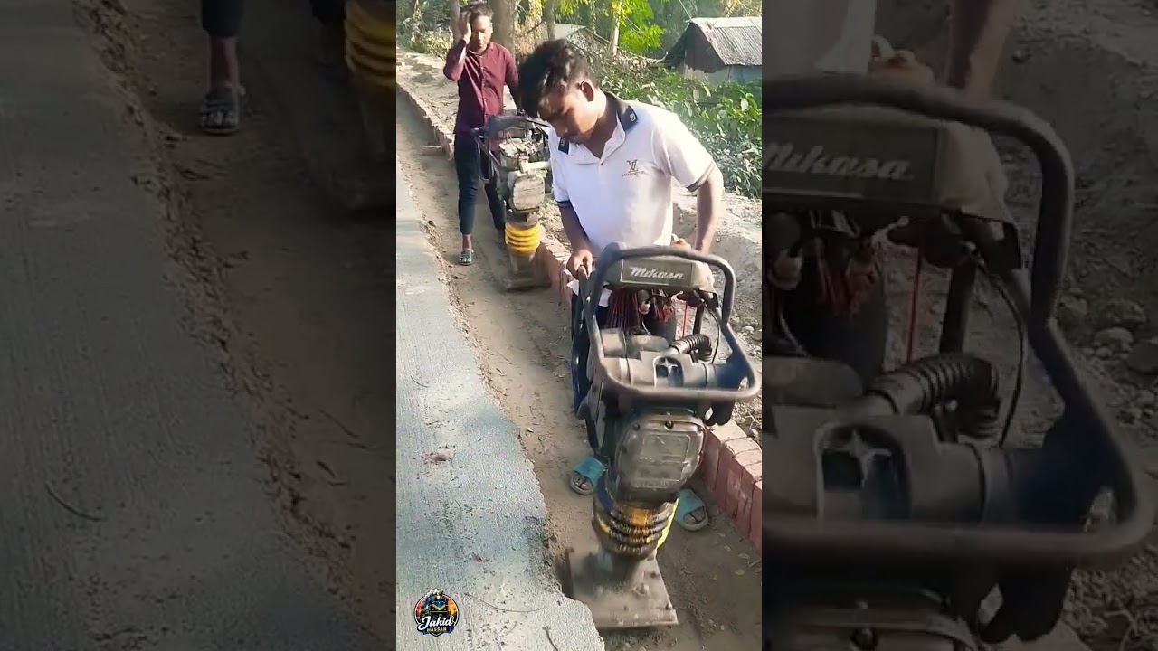 Watch the talent working with two vibrators/ 