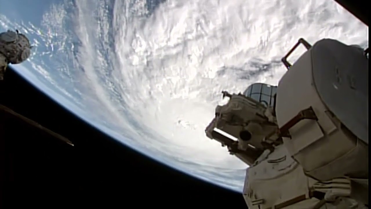 Estação Espacial Internacional capta o furacão Milton