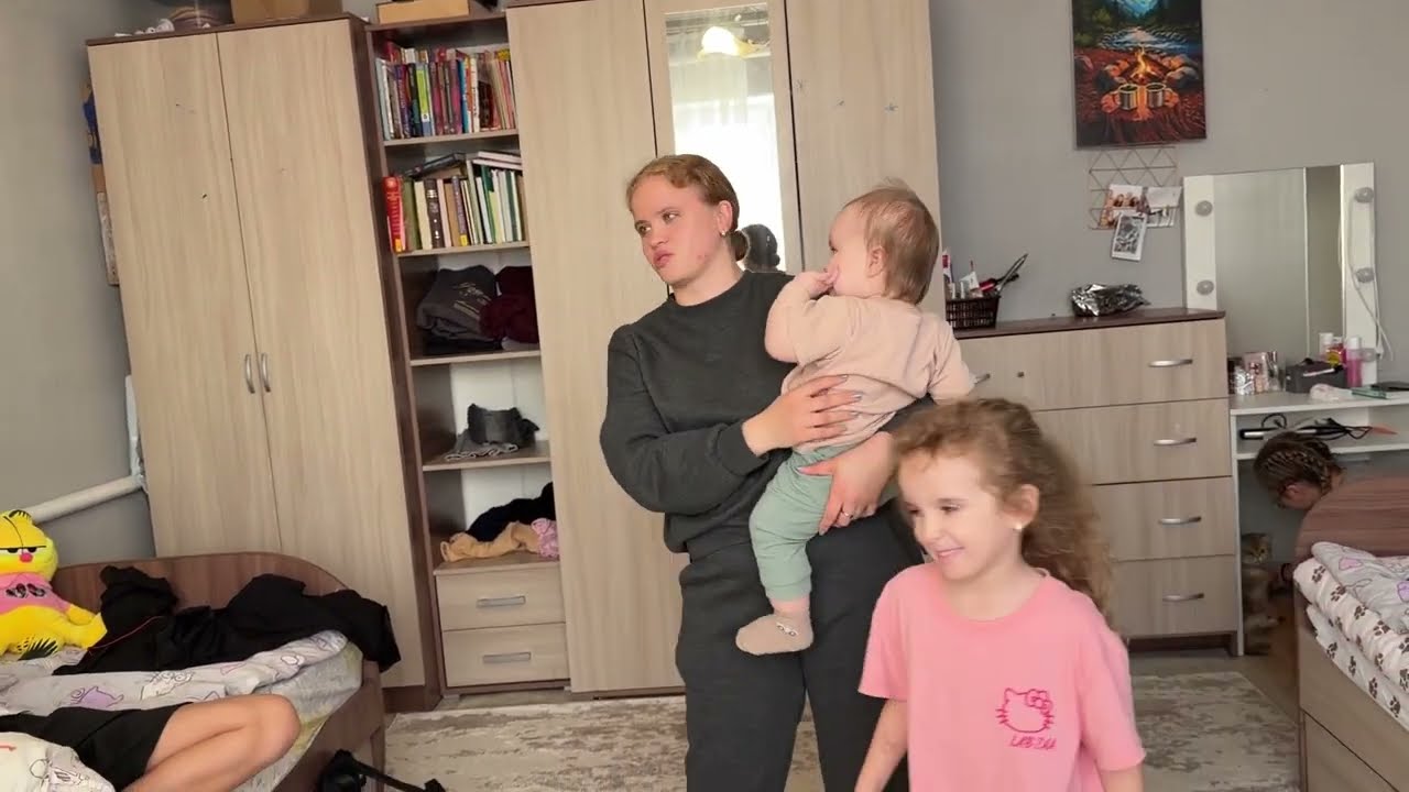 НАСТЯ ПЕЧЁТ КУЛИЧИ. С АЛИНОЙ НА ОЗОН, ВСЮ ОДЕЖДУ ЗАБРАКОВАЛА ) 10.04.26