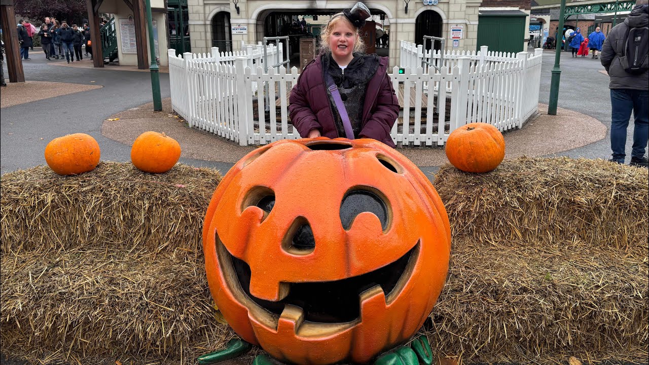 Halloween fun at Drayton Manor Resort. @DraytonManorResort 