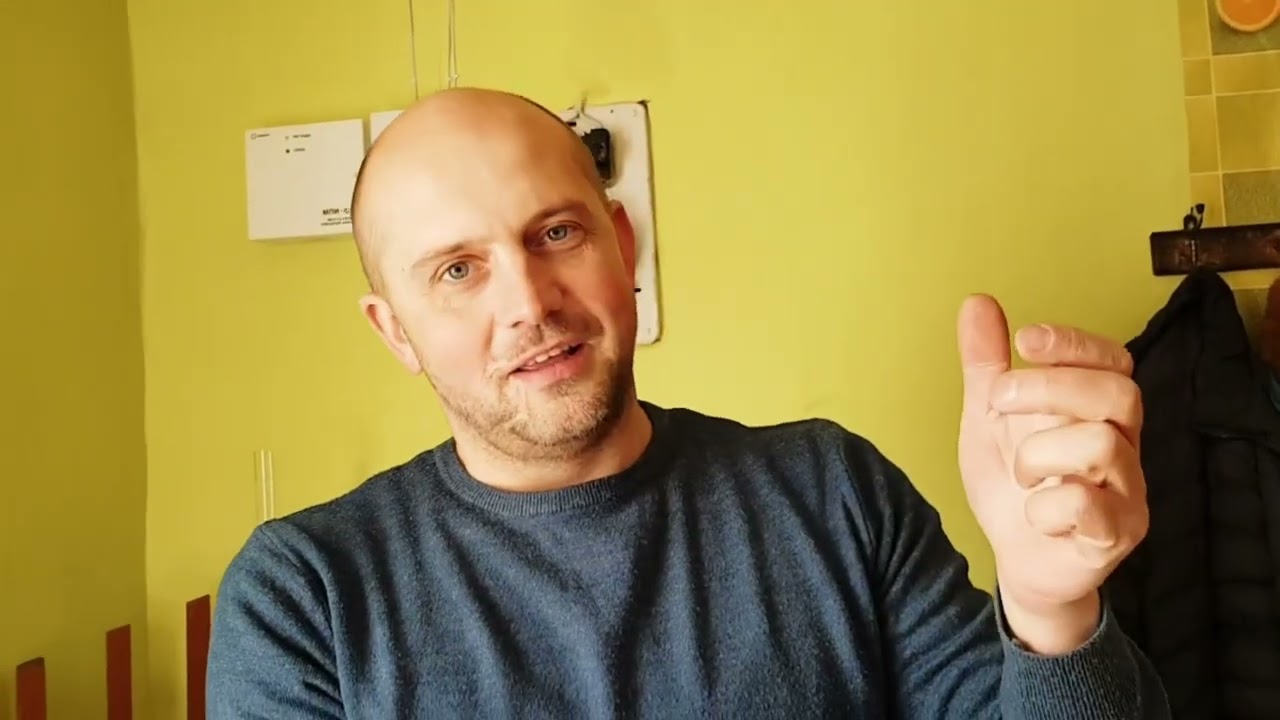 Первое обустройство черничного хутора. Реставрация колодца, приезд электрика.Первые  блюда в печи
