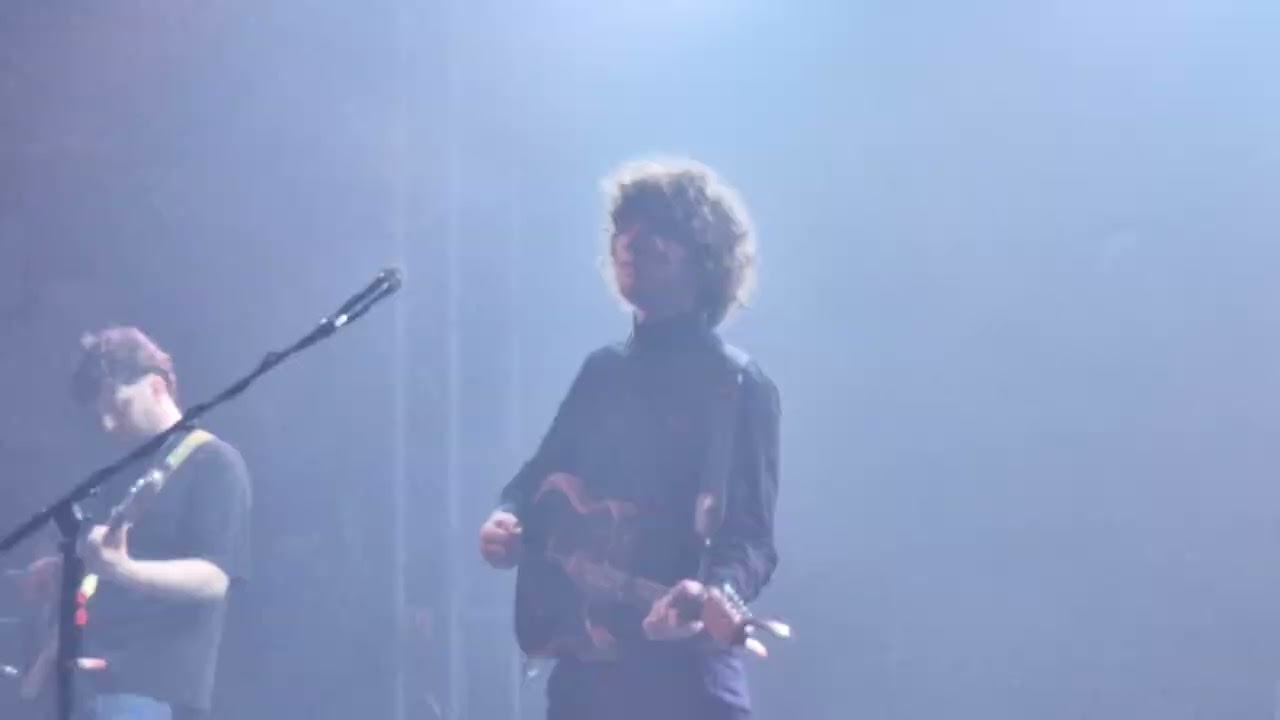 Dylan John Thomas ( Fever) 02 liverpool.3/11/23 vid by peter kevan.