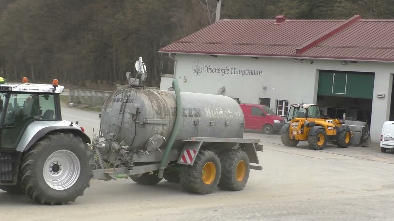 Gärreste Ansaugen aus den Güllebehälter  mit Case IH Puma 230 und 22 000 Liter Fass und  einarbeiten