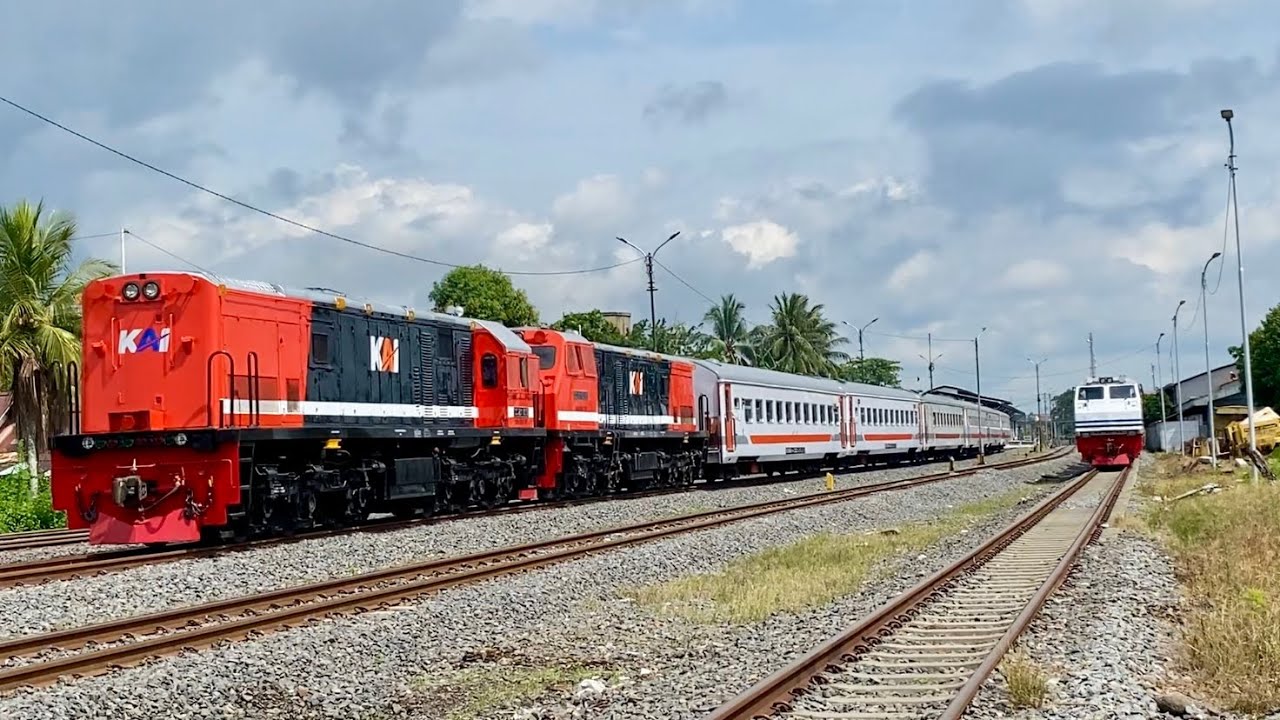 MOMEN DOBEL TRAKSI KIRIM LOKOMOTIF. APAKAH LOKOMOTIF INI IKUT MUTASI ⁉️