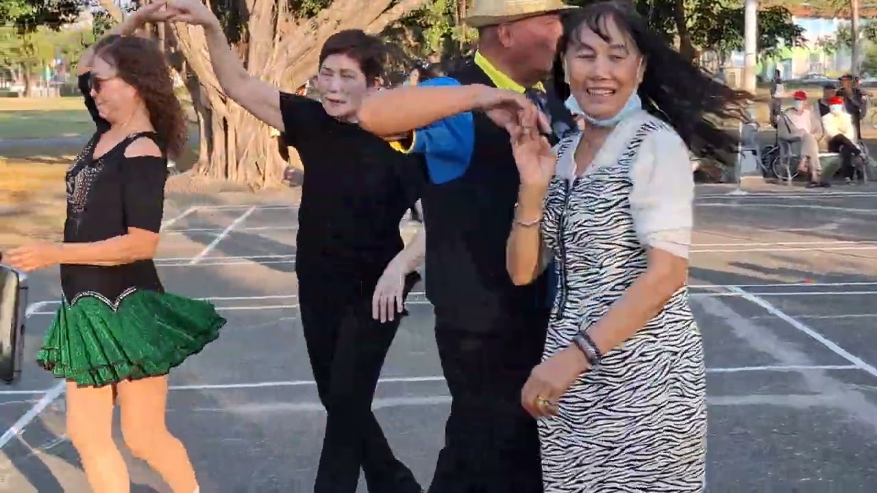 在衛武營羽毛球場樂團叚日有跳舞真熱鬧洪朝景攝影2026年1月19日