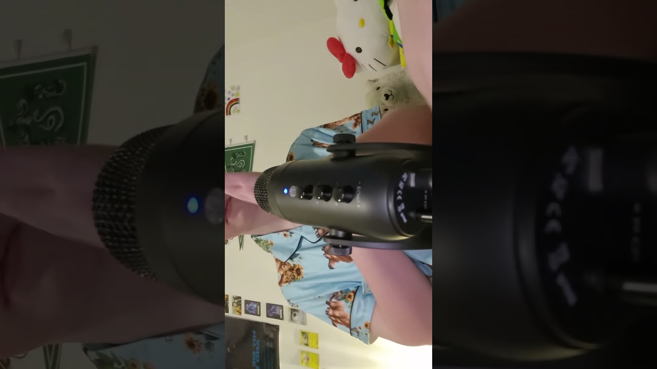 ASMR: Hand Sounds (15 sec) 🫶