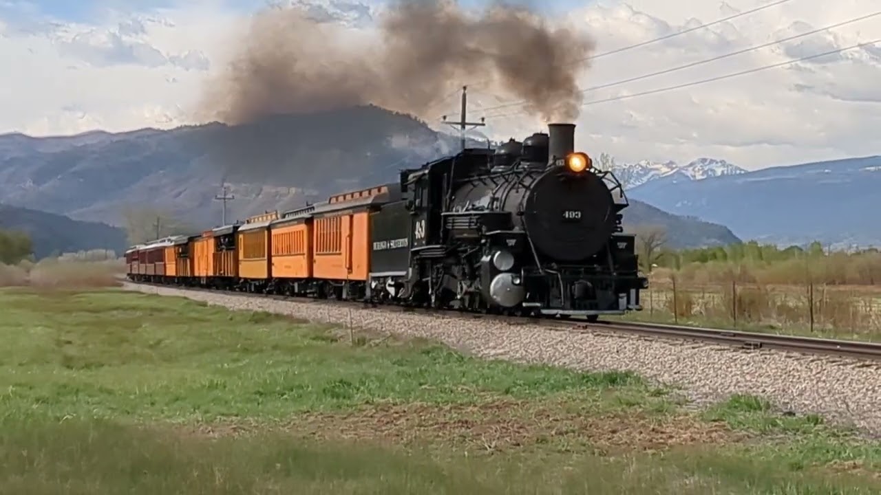 Durango & Silverton steam locomotive 493 heads back toward Durango.