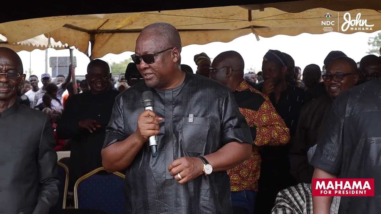 REVO REVO!!! Mahama leads NDC comrades to sing revolutionary song.