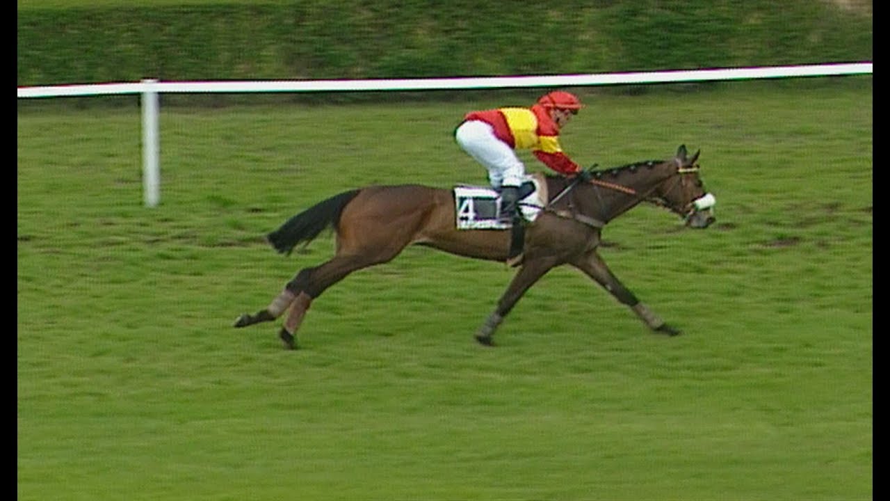 Kauto Star's first win in France [RARE FOOTAGE]