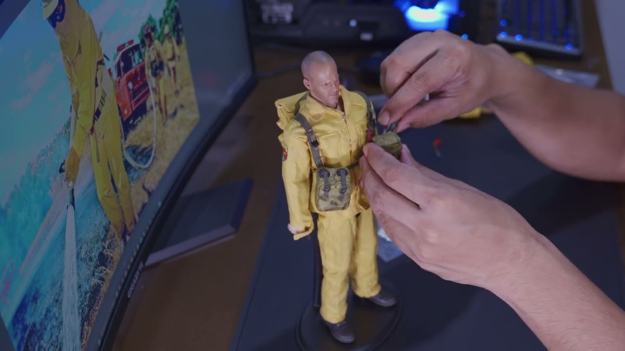 1/6 SCALE BUSHCREW FIREFIGHTER (21st Century Toys)