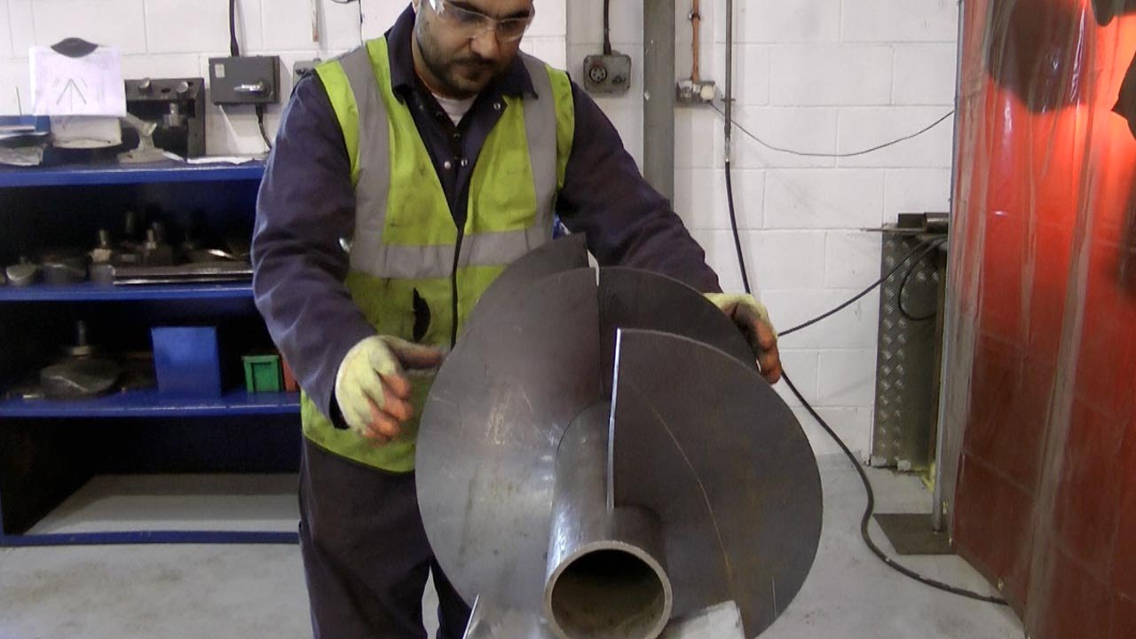Demonstration video of Sectional Screw Flight Press for engineering company