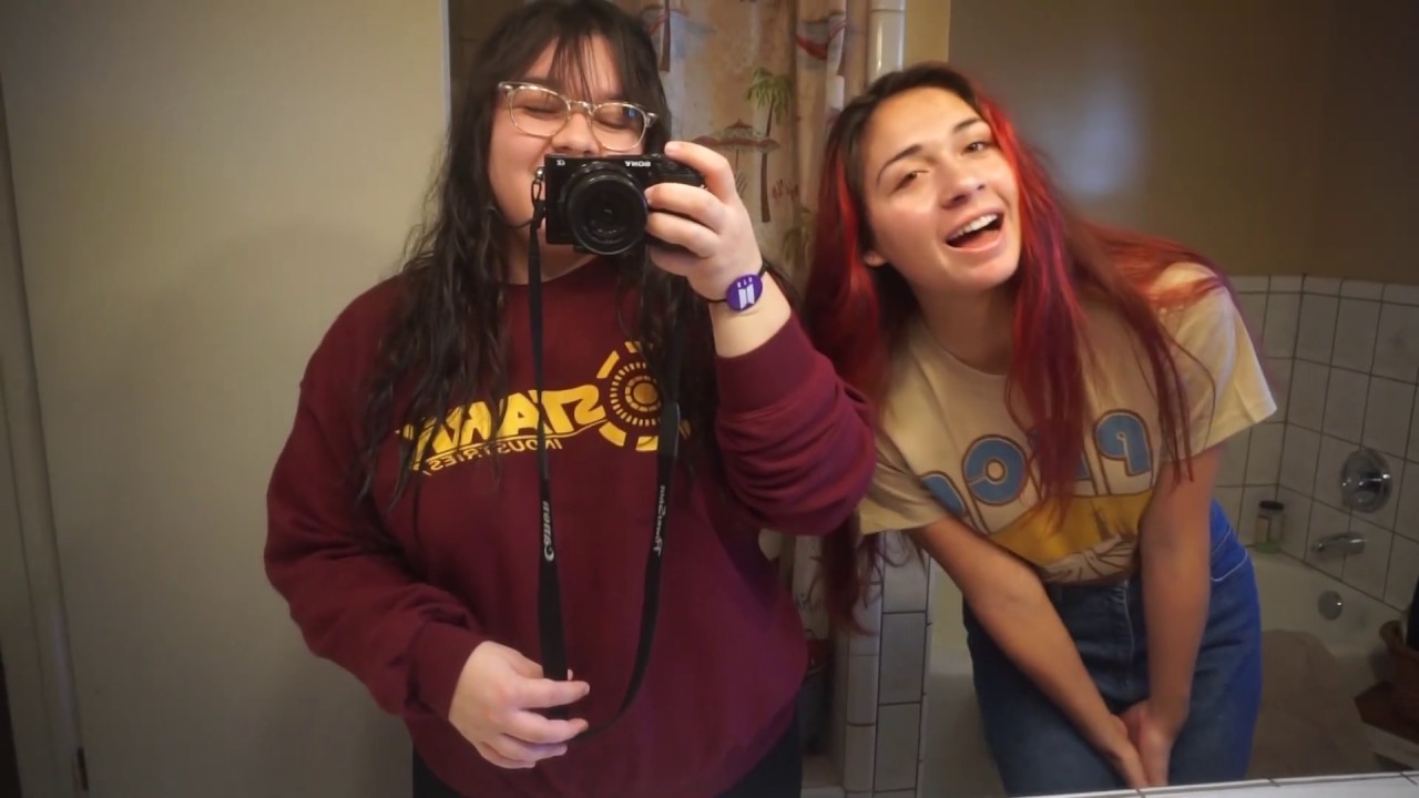 Merry Christmas! [ Camille & Nadia ]