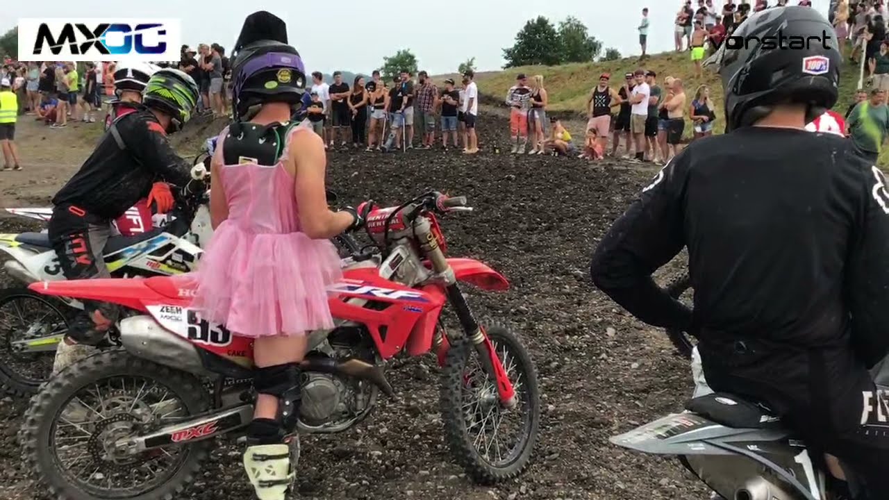 Wer geht tief? Motocross Limbo beim MXOC in München!