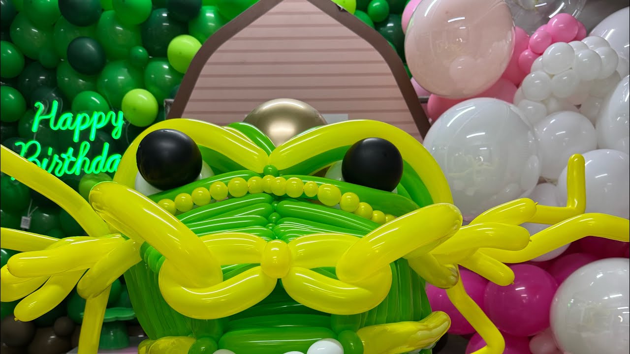 Cabeza del dragón de globos 