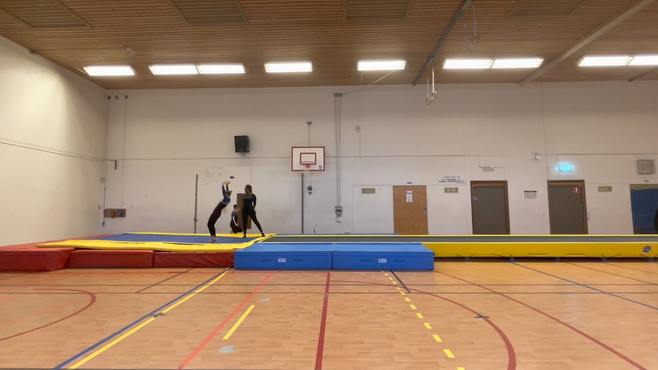 Nivå 6   Tumbling   Motala Gymnastikförening
