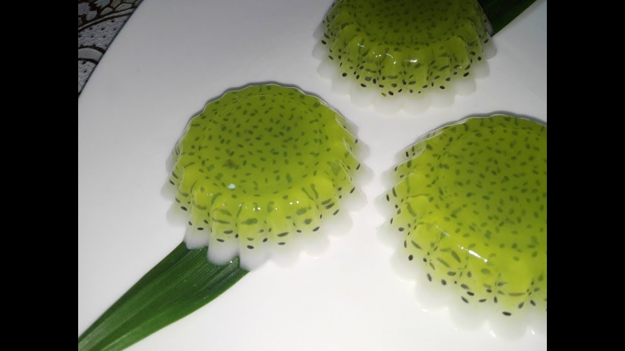 ចាហួយ​គ្រាប់ជី (Khmer Dessert) Pandan and Coconut Jelly with  Basil seeds