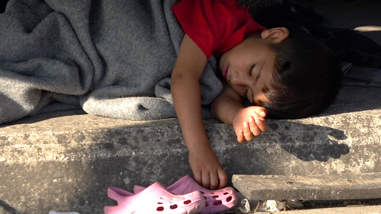 Greece: After fire guts refugee camp, an urgent effort to help thousands of homeless on Lesvos