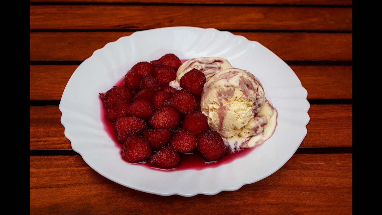 Manzanas al vino tinto. El Postre elegante para tus reuniones