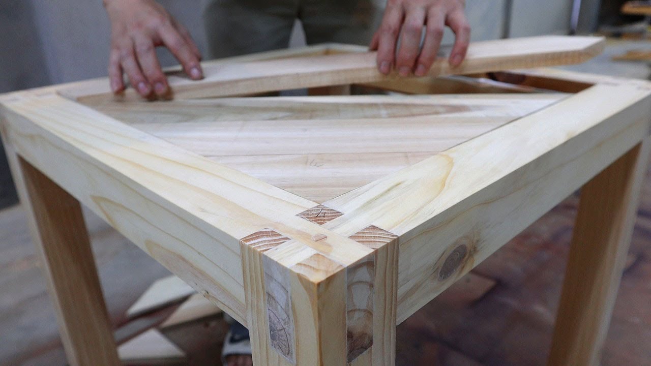 Amazing Old Woodworking Design Project // Simple And Easy Coffee Table Design For Beginners
