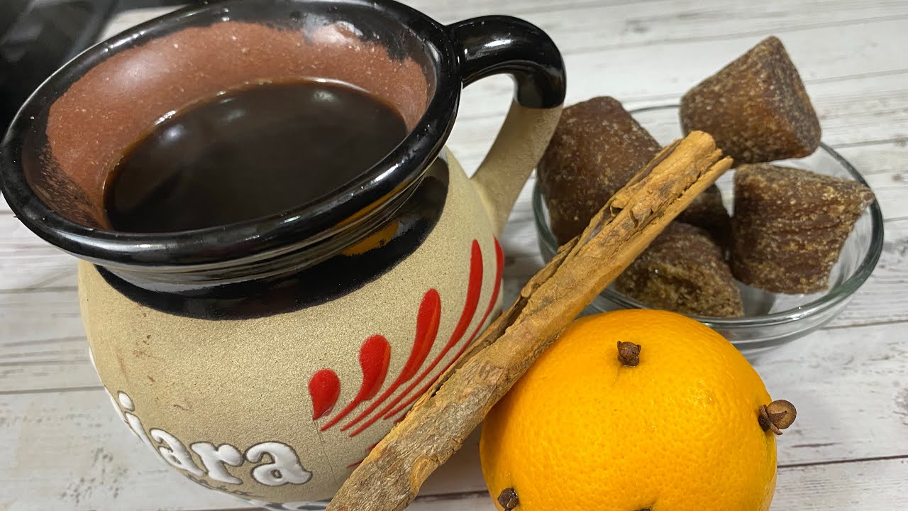 Cafe de Olla Mexicano  con naranja y clavos de olor