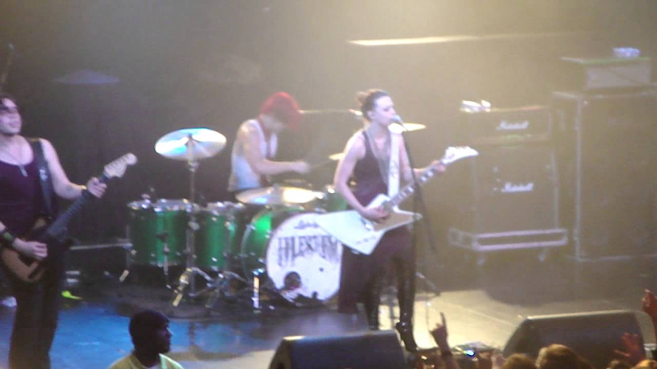 Halestorm - I Miss The Misery (live)