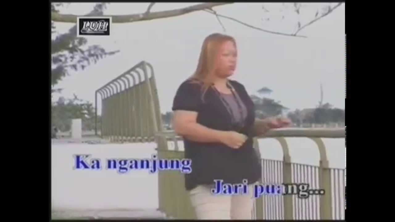 Beperang Dalam Petang - Winnie Albert