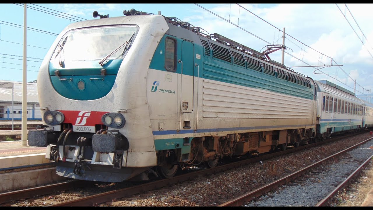 E403 005 IN PARTENZA CON STROMBAZZATE BITONALI
